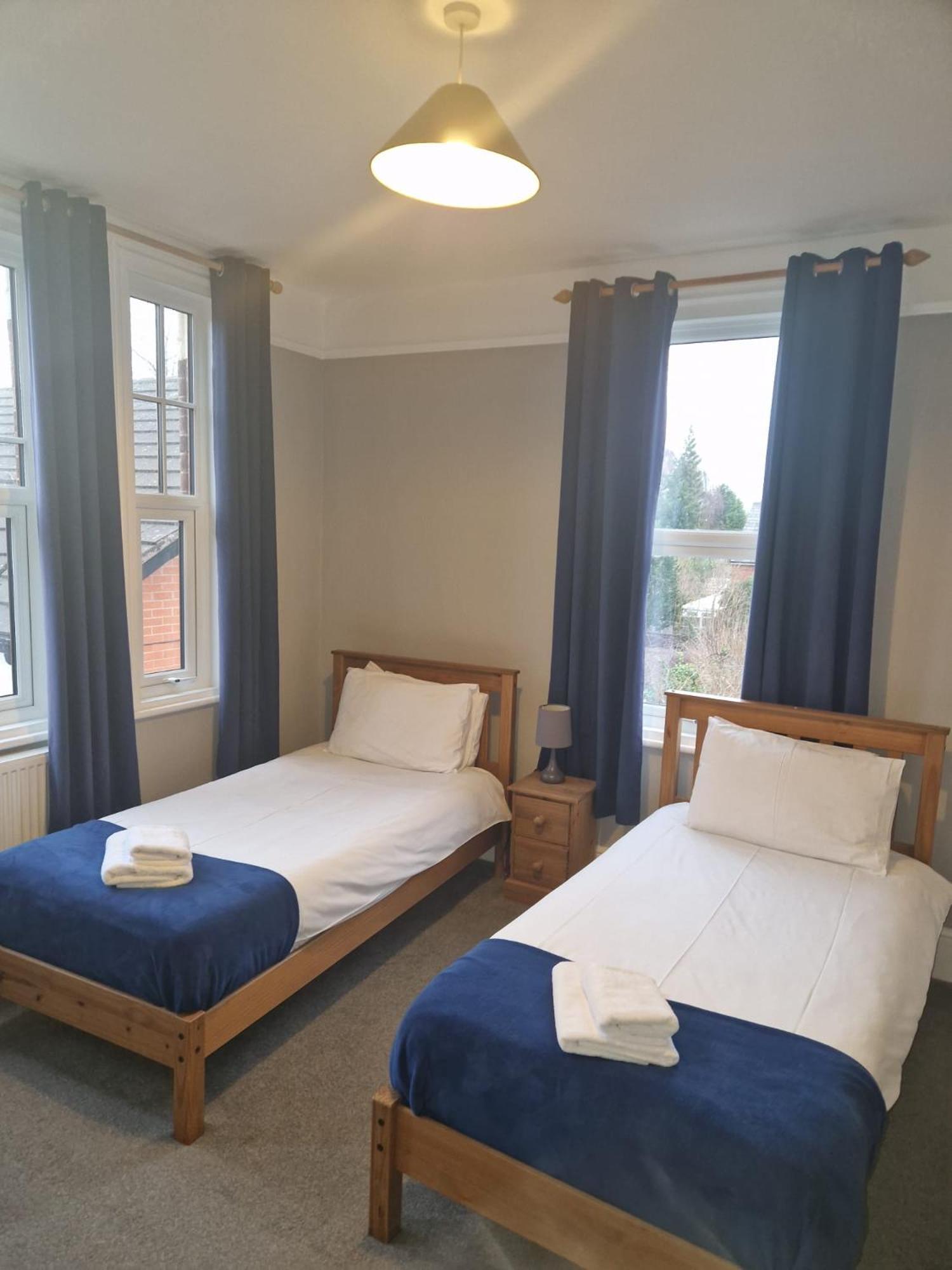 Hereford - Falcon House - Spacious 5 Bedroom House With Games Room - Sleeps 14 Guests - Great Property For Family & Friends Gathering Together - Hosted By Rentmyhouse Zewnętrze zdjęcie