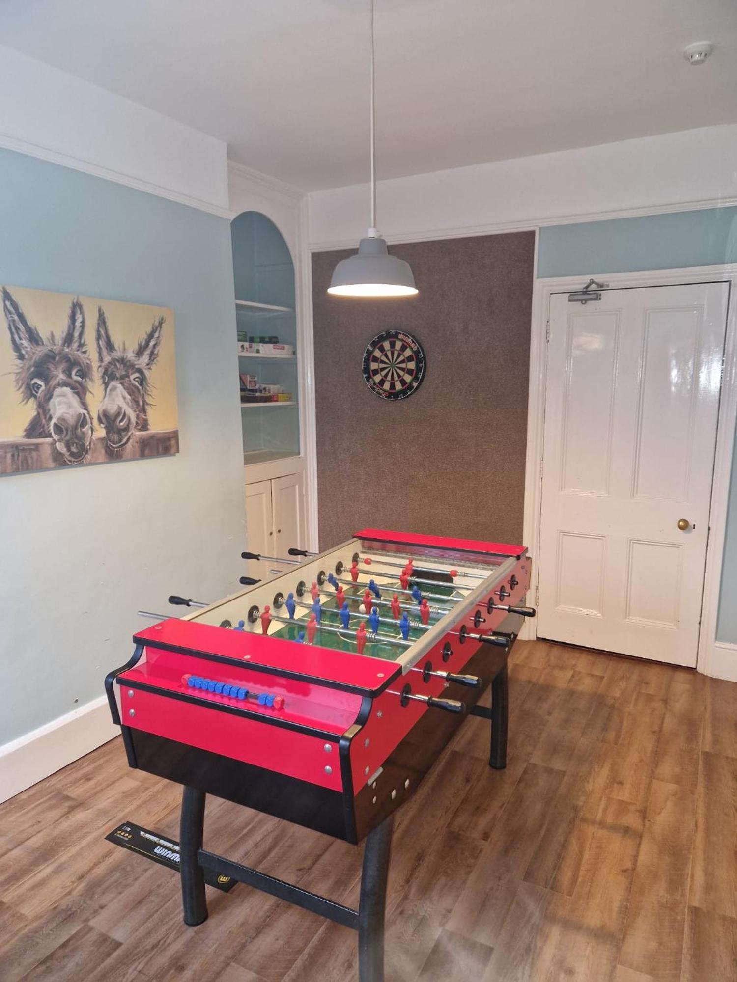 Hereford - Falcon House - Spacious 5 Bedroom House With Games Room - Sleeps 14 Guests - Great Property For Family & Friends Gathering Together - Hosted By Rentmyhouse Zewnętrze zdjęcie